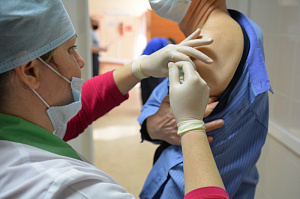На «НЕФАЗе» ведётся вакцинация персонала от коронавируса